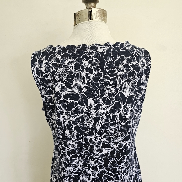 Talbots sleeveless navy white floral dress size Small - Picture 5 of 7